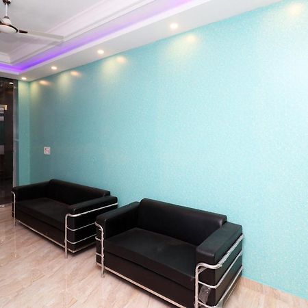 Oyo 25130 Hotel Royal Inn นิวเดลี ภายนอก รูปภาพ