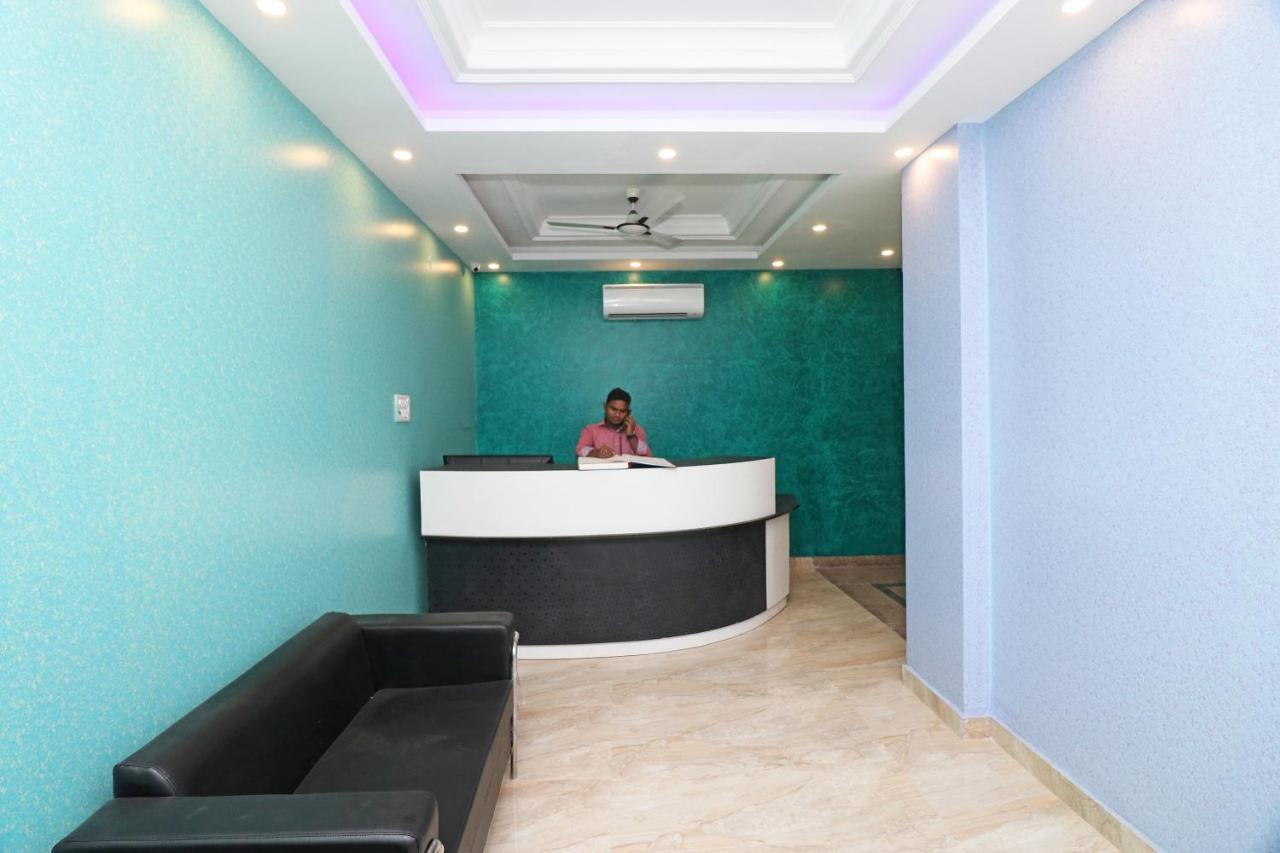 Oyo 25130 Hotel Royal Inn นิวเดลี ภายนอก รูปภาพ