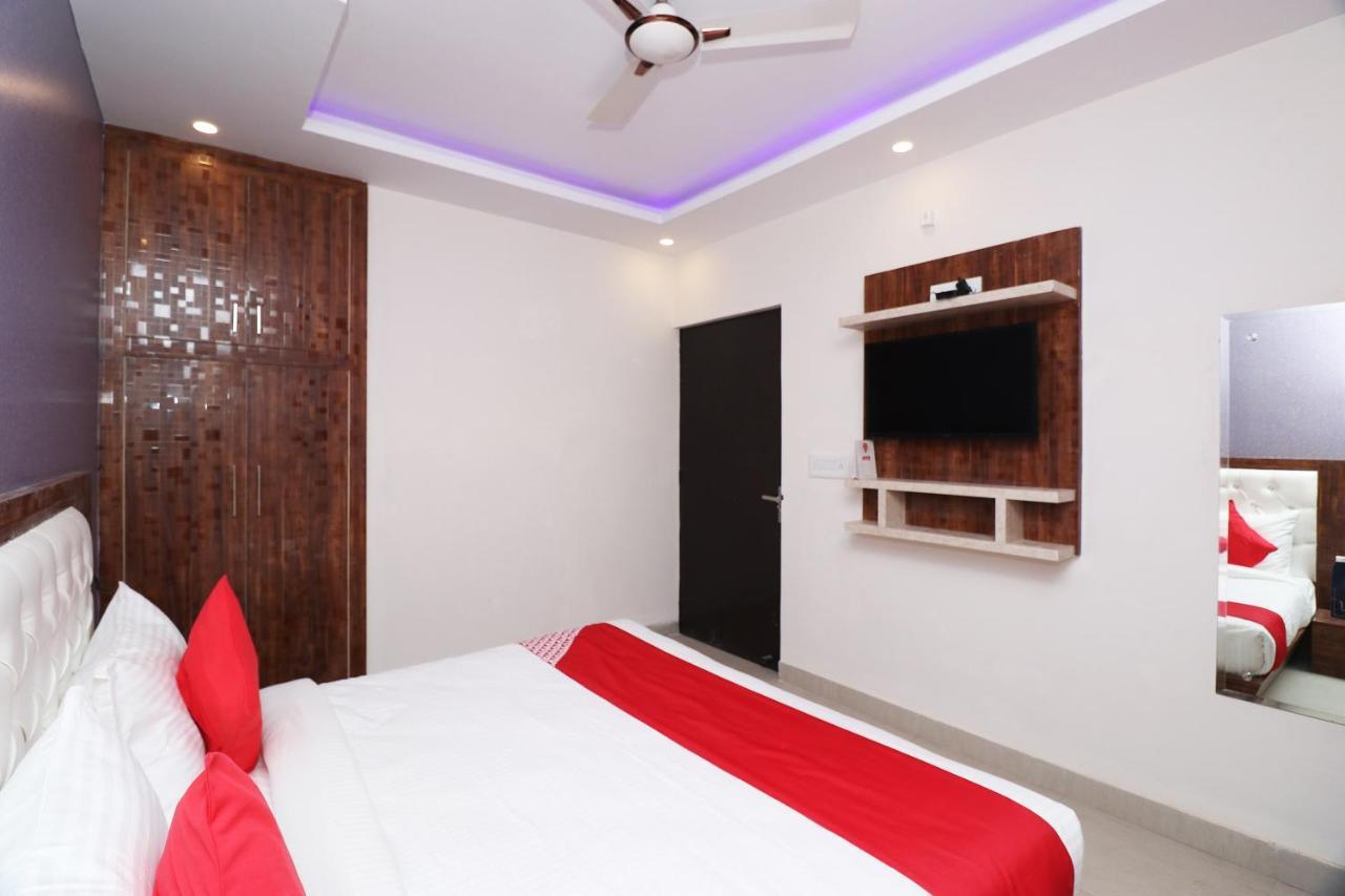 Oyo 25130 Hotel Royal Inn นิวเดลี ภายนอก รูปภาพ