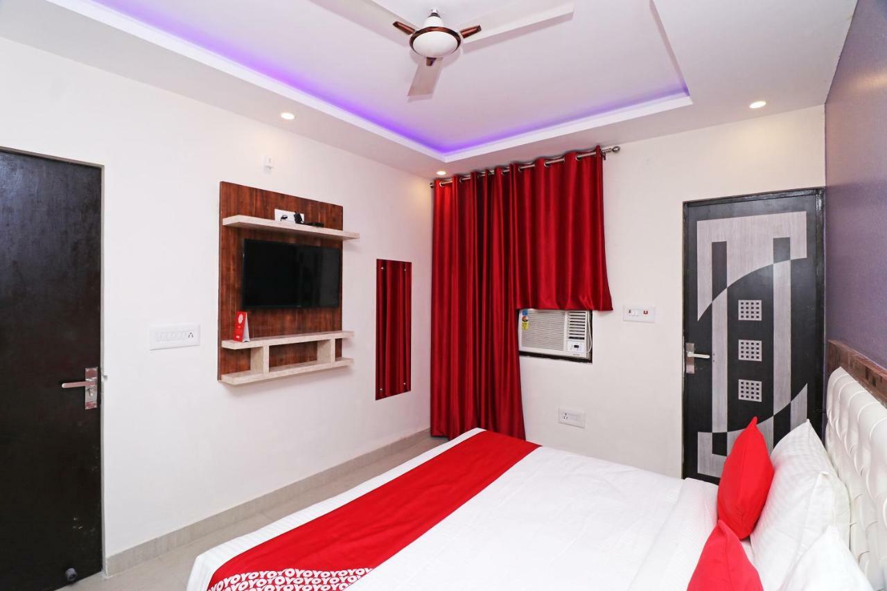 Oyo 25130 Hotel Royal Inn นิวเดลี ภายนอก รูปภาพ